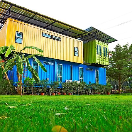 Wh Hostel Bangkok Exterior foto