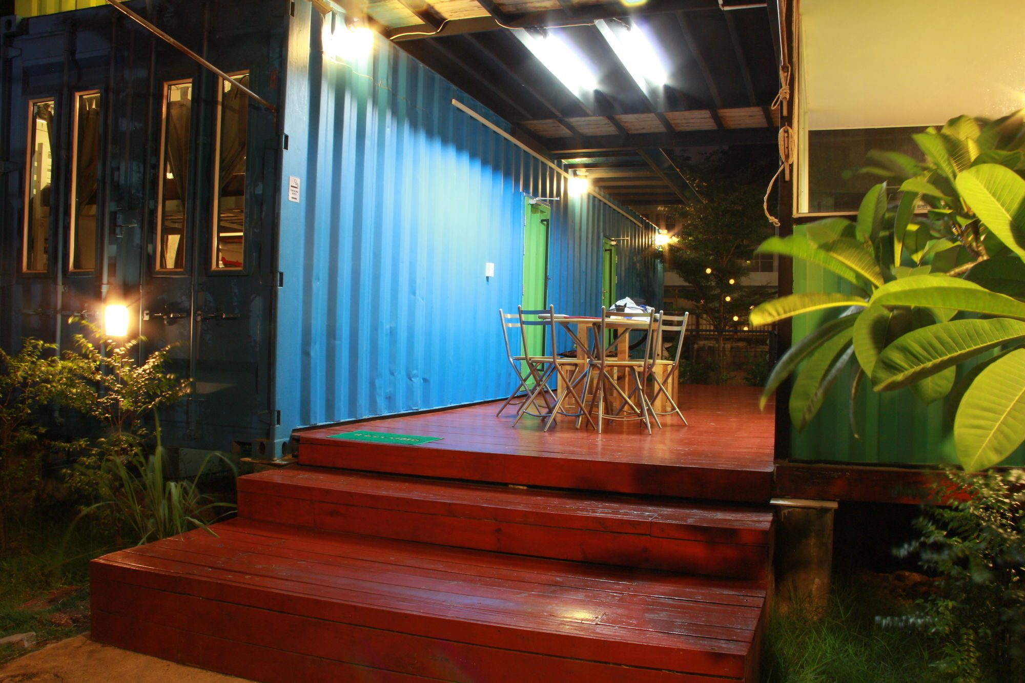 Wh Hostel Bangkok Exterior foto