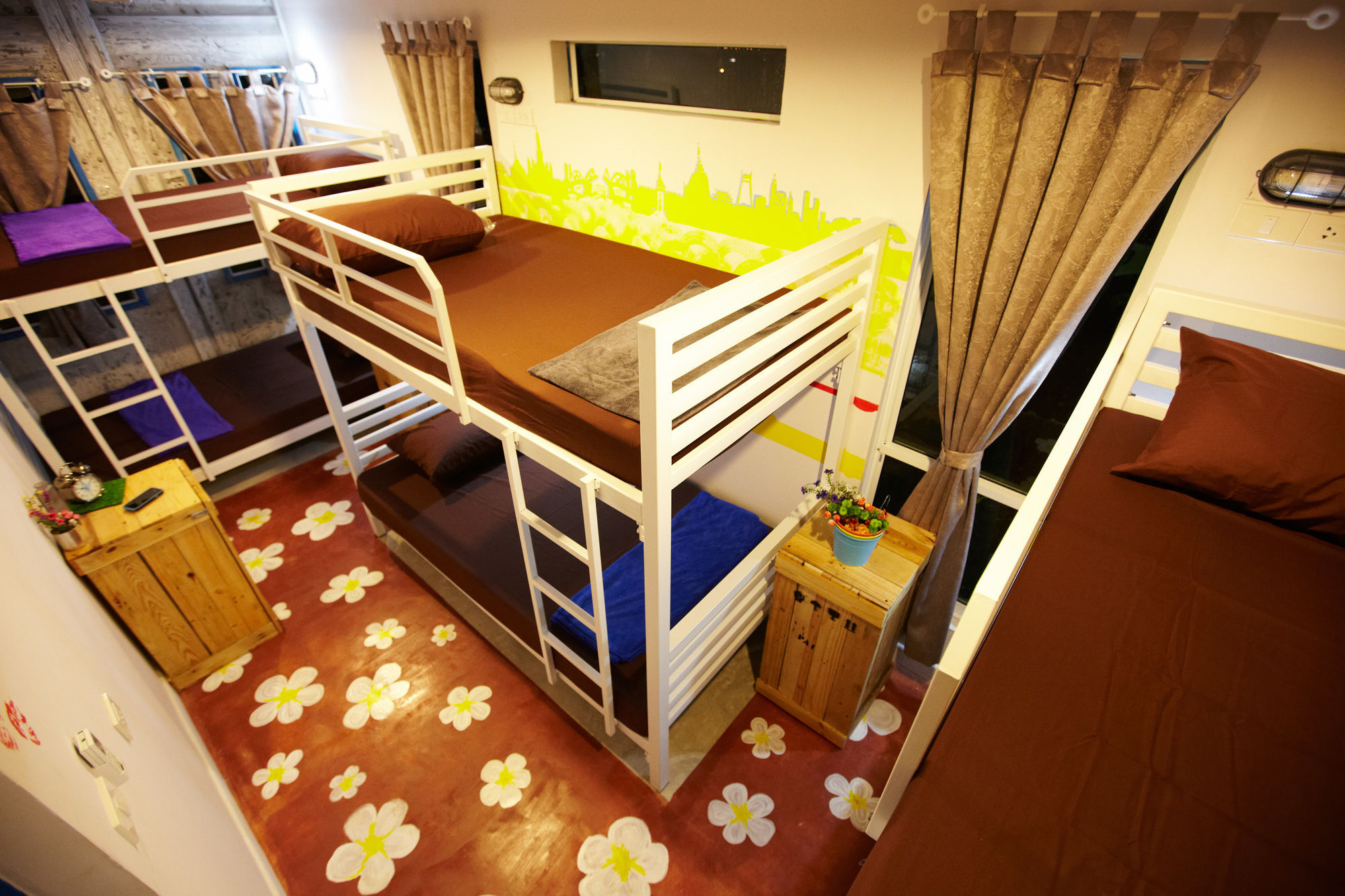 Wh Hostel Bangkok Exterior foto